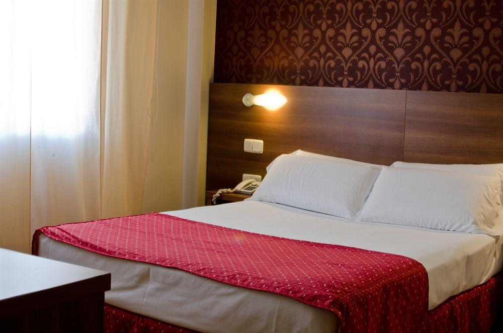 Di' Carlo Hotel Madrid Ngoại thất bức ảnh