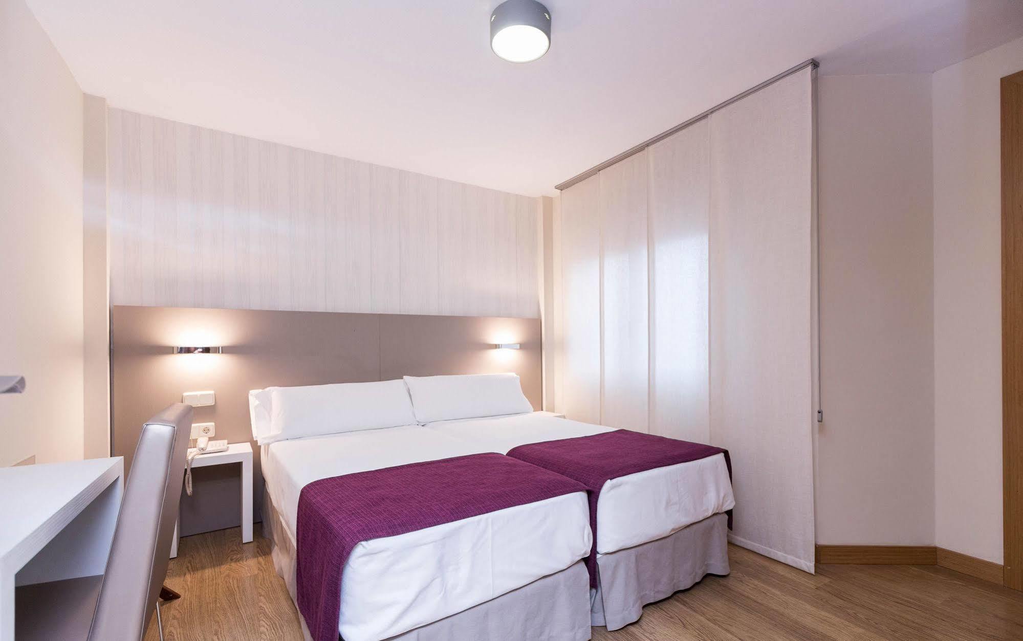 Di' Carlo Hotel Madrid Ngoại thất bức ảnh