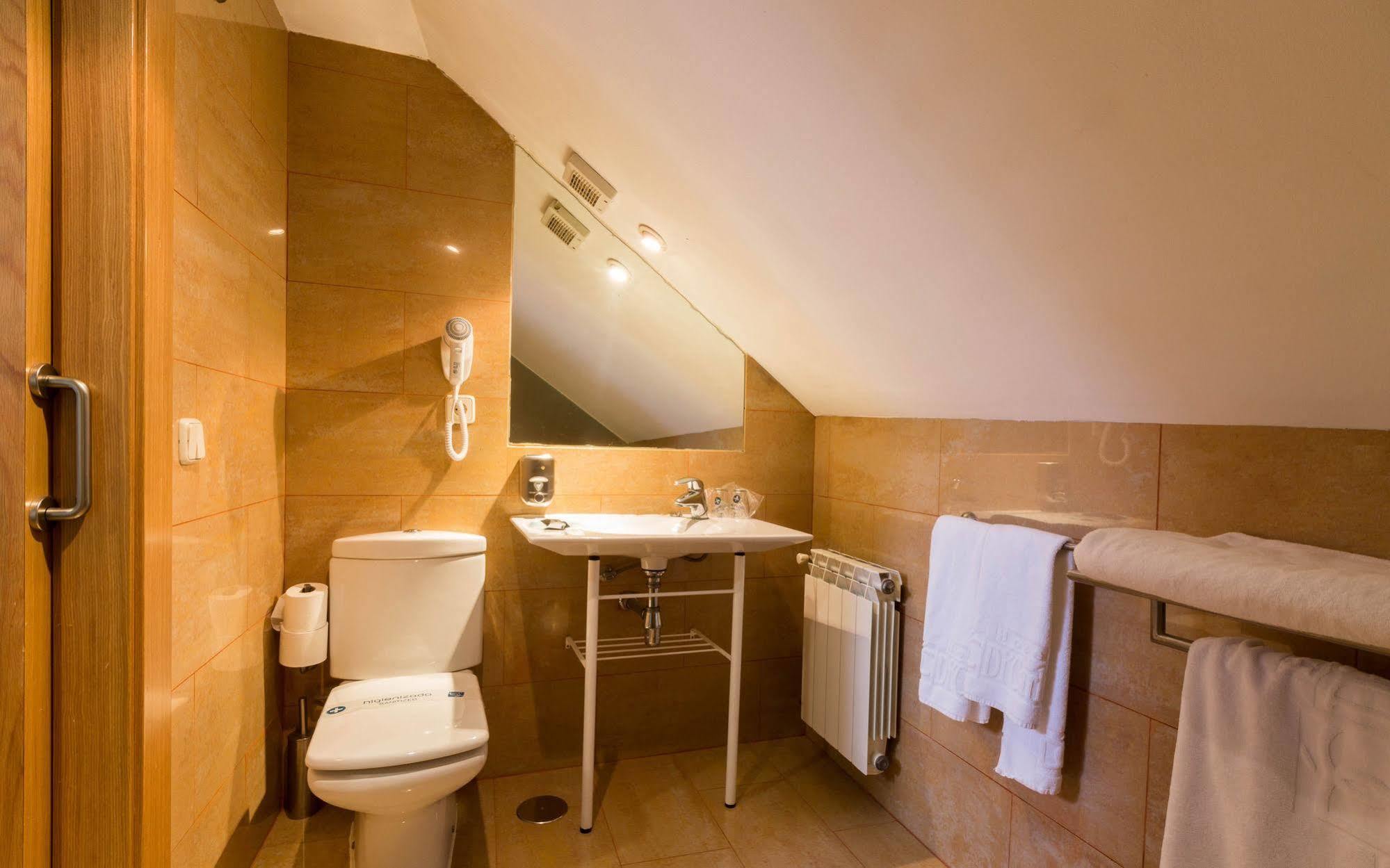 Di' Carlo Hotel Madrid Ngoại thất bức ảnh